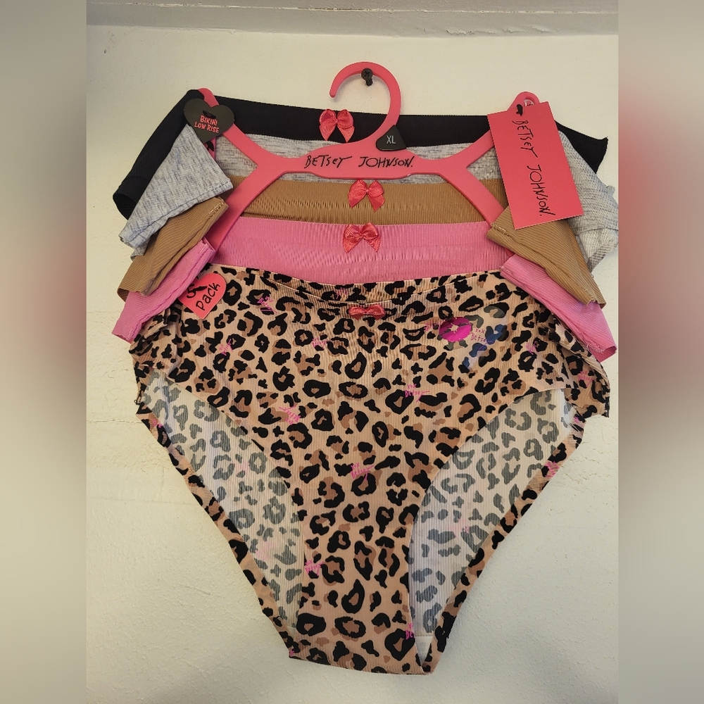 Betsey Johnson Animal Print and Solid Panties Set